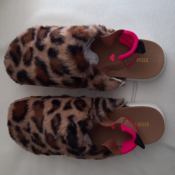 10. Steve Madden leopard print faux fur slingback shoes - Picture 6 of 14